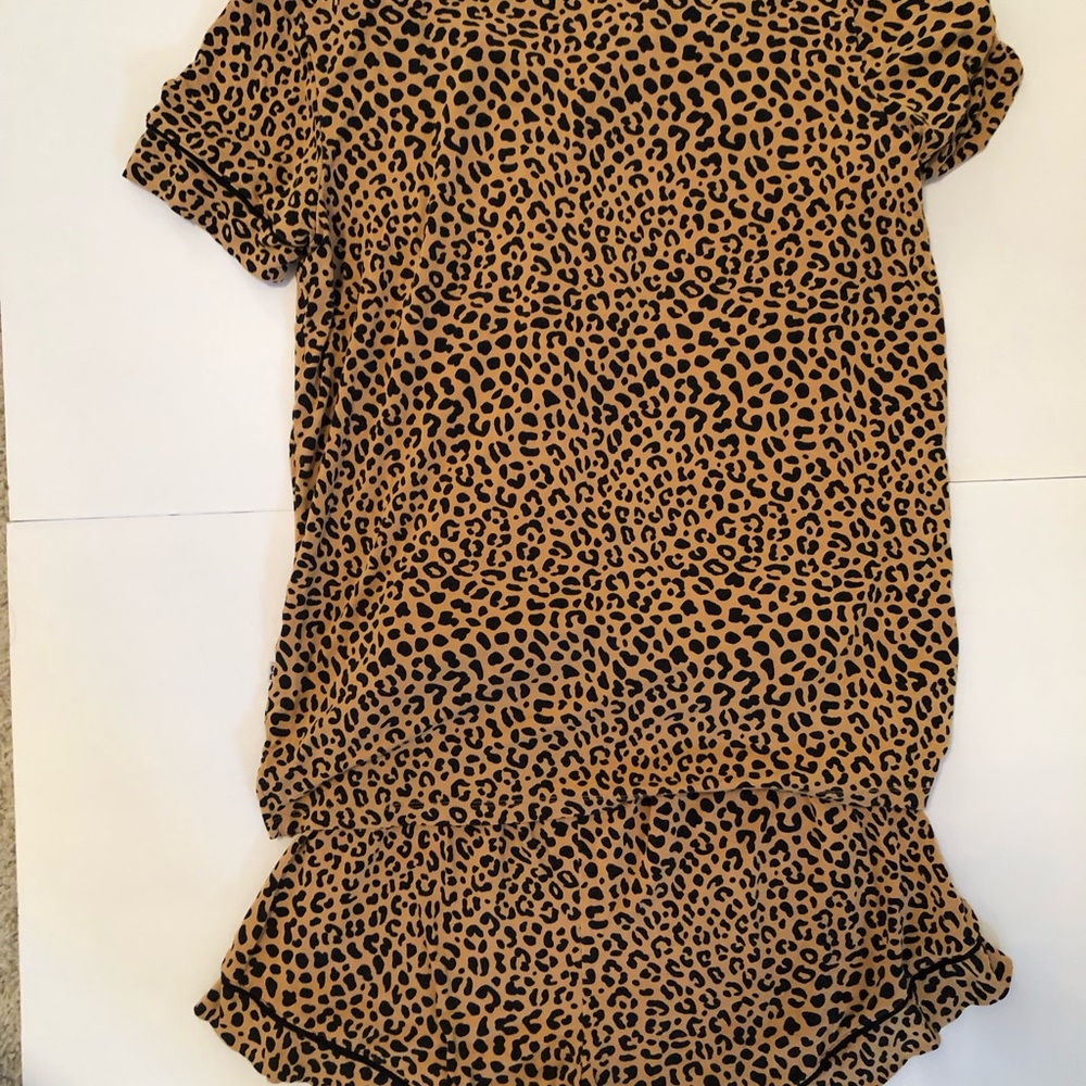 Little Sleepies Leopard Print Pajamas set short sleeve and shorts size XS - Picture 7 of 7